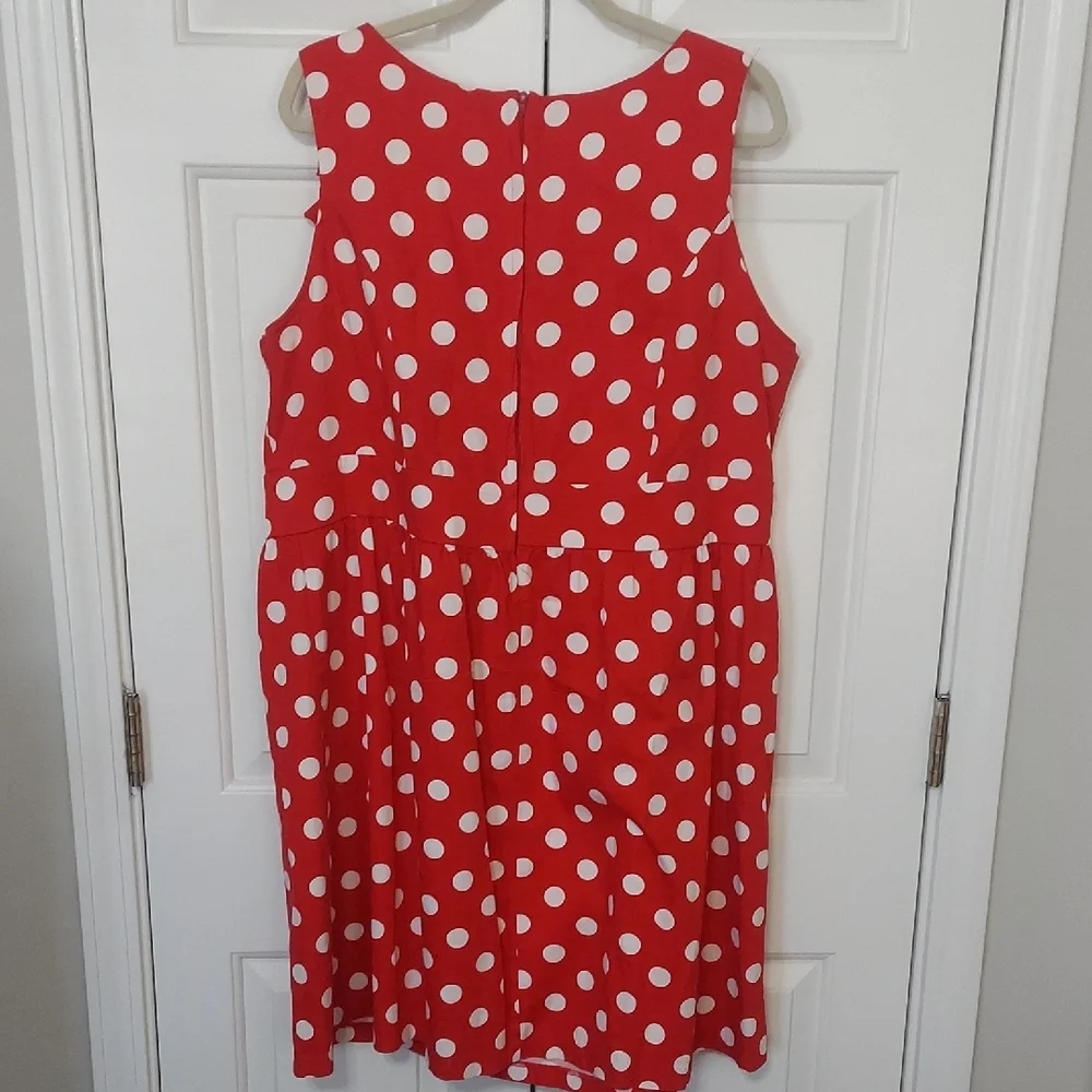 Elegant Red Polka Dot Midi Dress - Picture 5 of 8